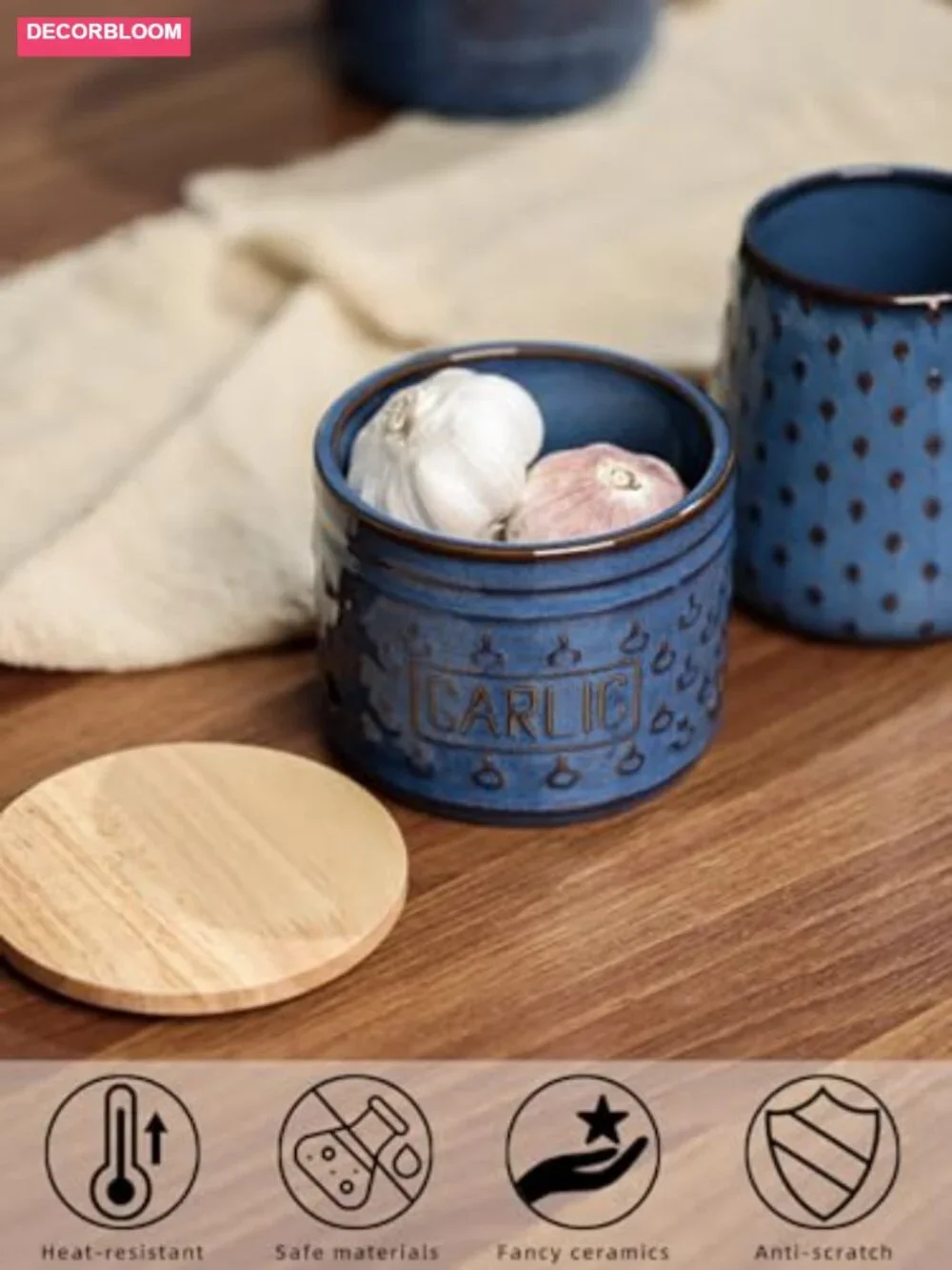 Ceramic Garlic Keeper with Lid, Garlic Holder 4.3-Inch